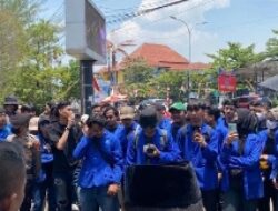 Demo Kenaikan BBM  di Karawang Terus Berlanjut, Kali Ini Aliansi Mahasiswa UBP