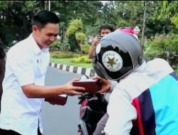 Seminggu Sekali Kejaksaan Negeri Karawang Gelar Berbagi Takjil Gratis