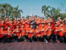 “Bupati Aep Melepas 30 Pemain Terbaik PSSI Karawang untuk Mengikuti Kejuaraan Daerah U-14 di Jawa Barat”