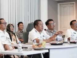 Bupati Karawang Resmikan Program SIGEULIS PISAN untuk Tingkatkan Literasi Kader Posyandu